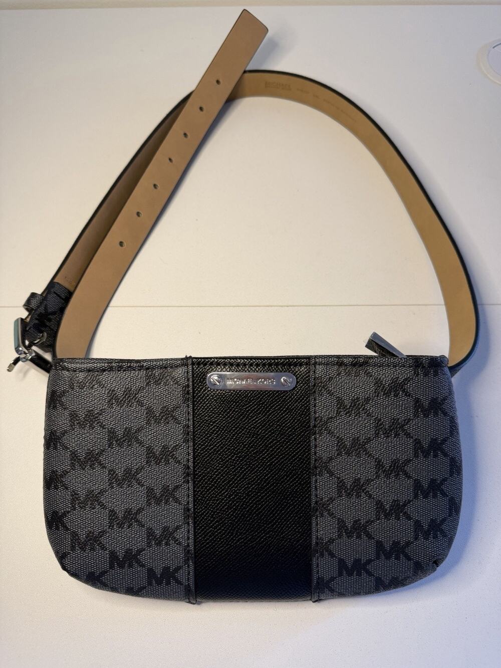Excellent EUC MICHAEL KORS MK Logo Belt Bag Fanny Pack Crossbody Size L/XL Black